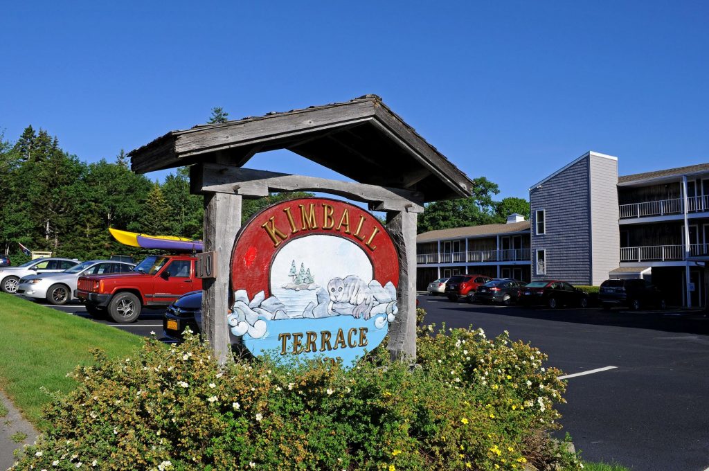 photo of the kimball terrace inn sign and building